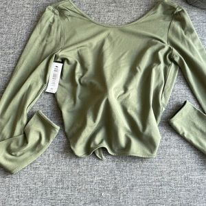 Long sleeved crop top